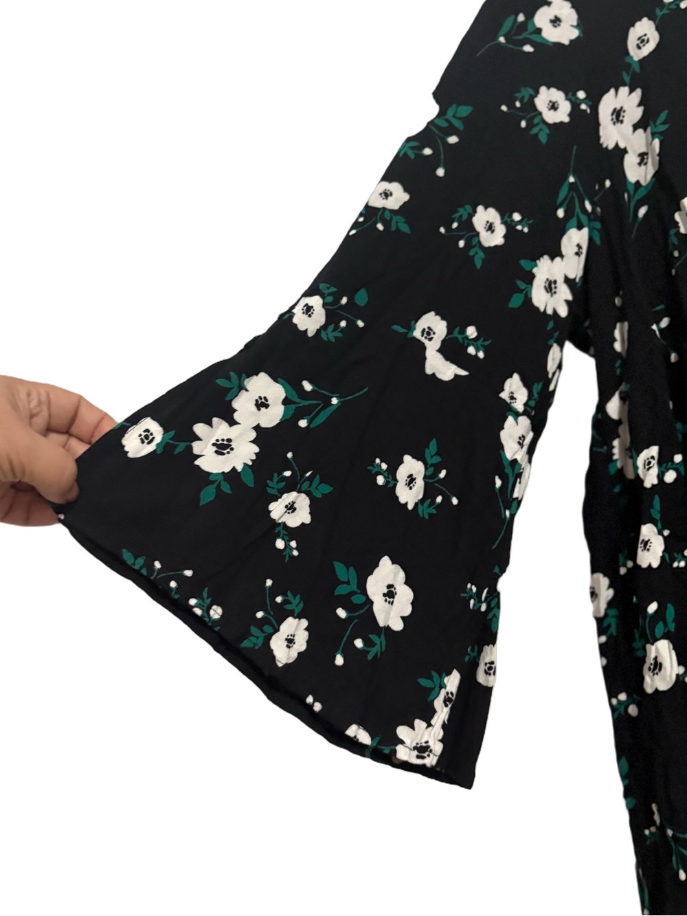 ellos 100% Rayon Black Long-Sleeve Floral Blouse - Picture 3 of 6